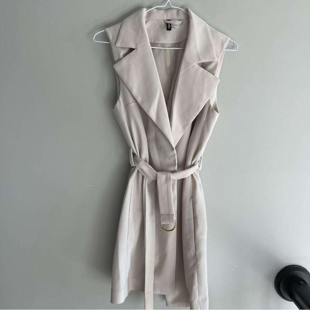 H&M beige collared long vest with tie waist